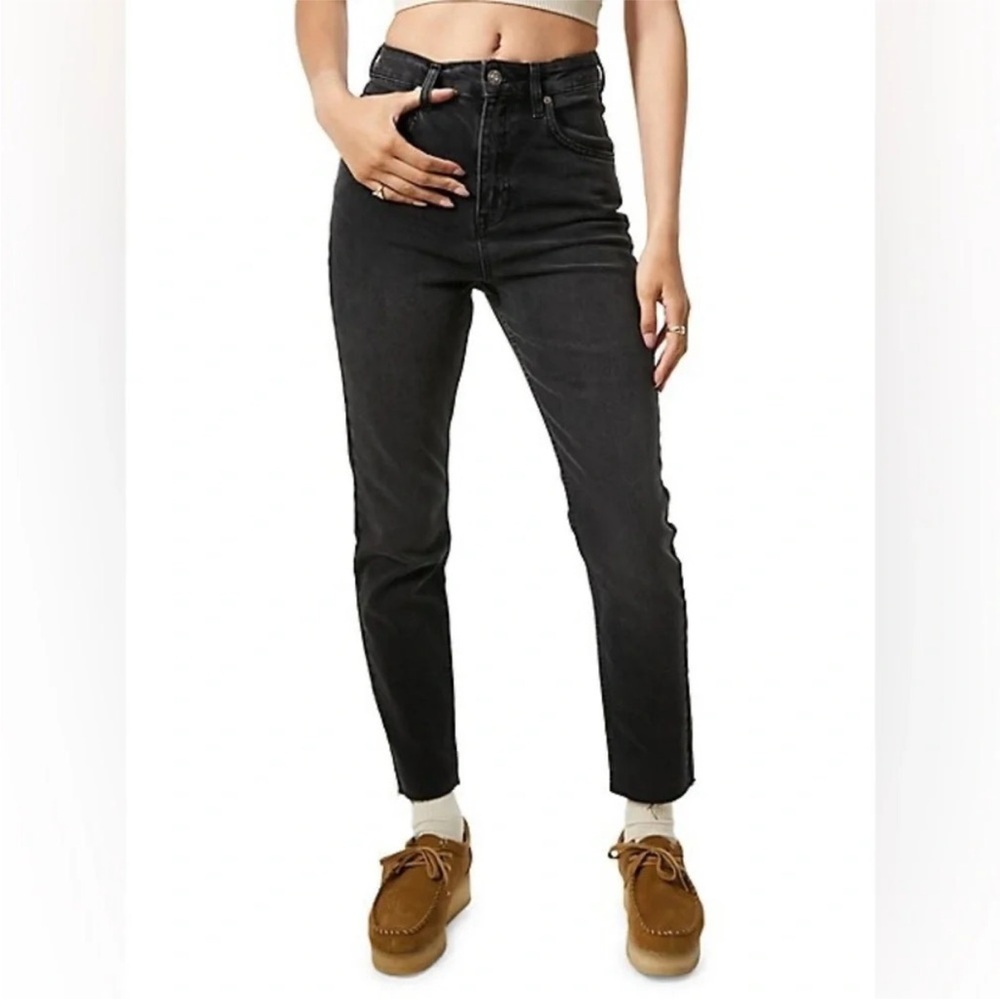 BDG Urban Outfitters Edie Distressed Jeans 24Wx32